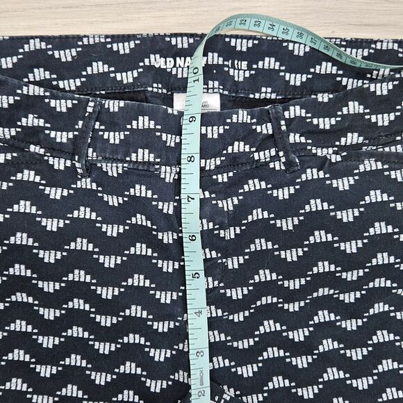 OLD NAVY Women Navy Blue Patterned Pixie Chino Shorts Size 2 - Picture 5 of 7